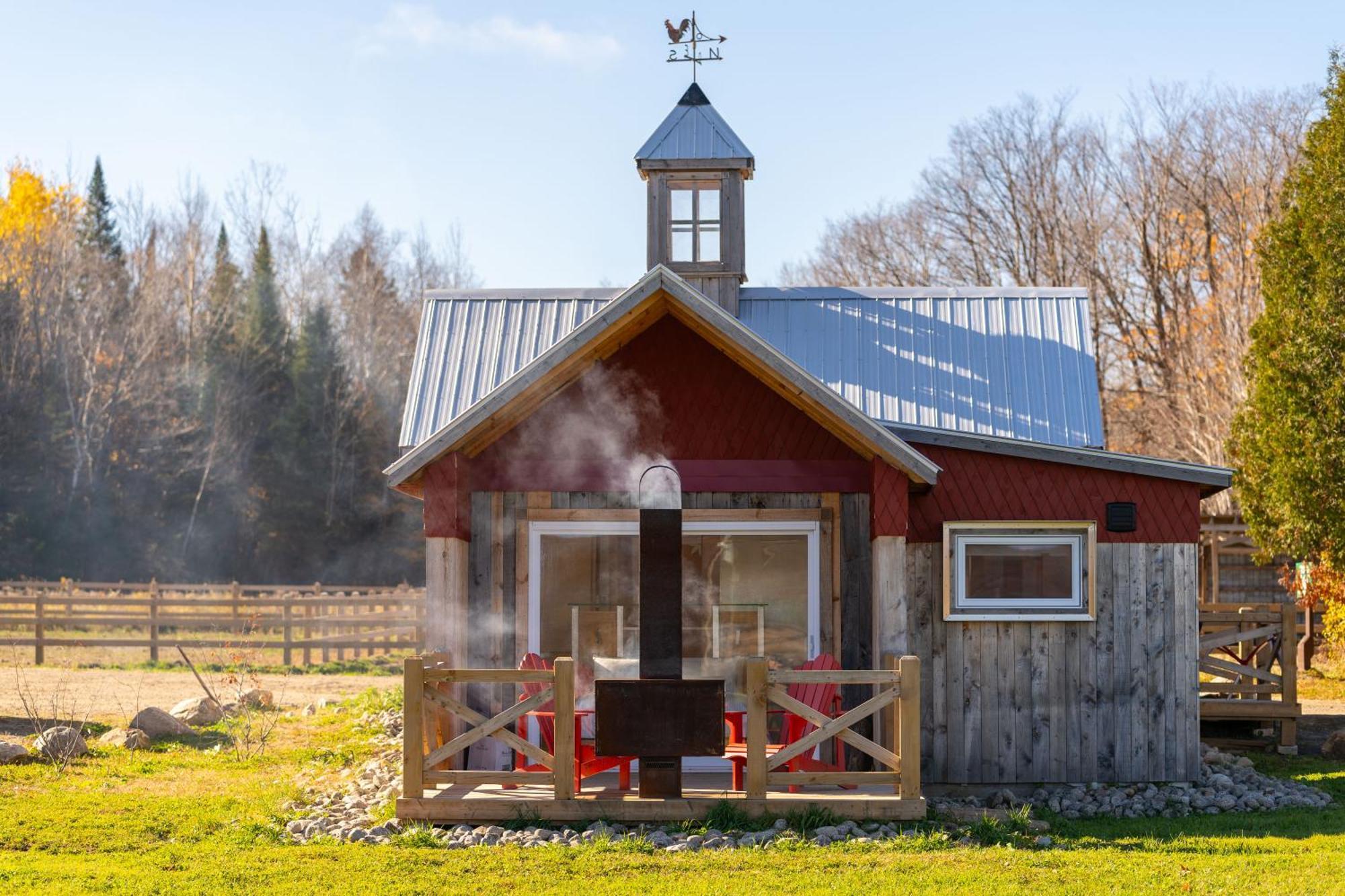 Le Baluchon Eco-Villegiature Saint-Paulin Exterior photo
